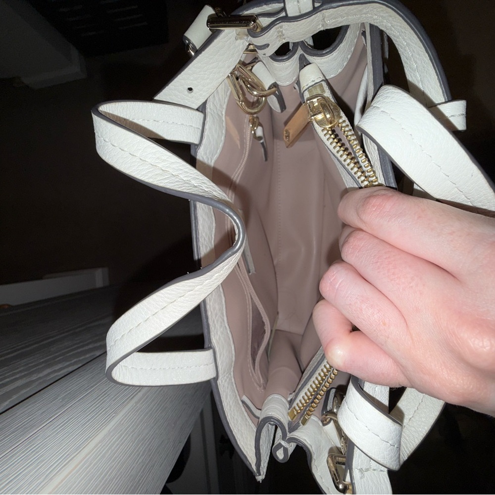 Kate Spade honeycomb purse - Picture 9 of 10